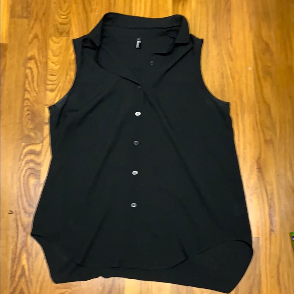 Women’s Small top